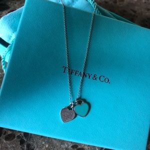 Return to Tiffany’s double heart pendant necklace